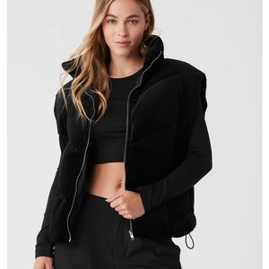 Alo Yoga Ribbed Velour Mountain Side Puffer Vest